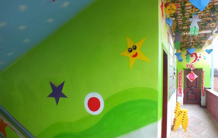 幼儿园墙绘 楼梯走廊特写